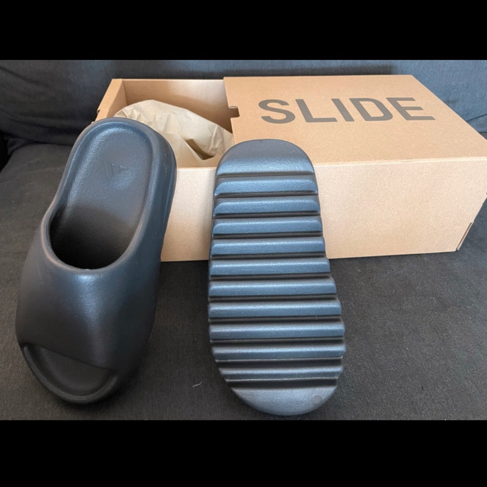 Yeezy size Women 5.5 or 5!